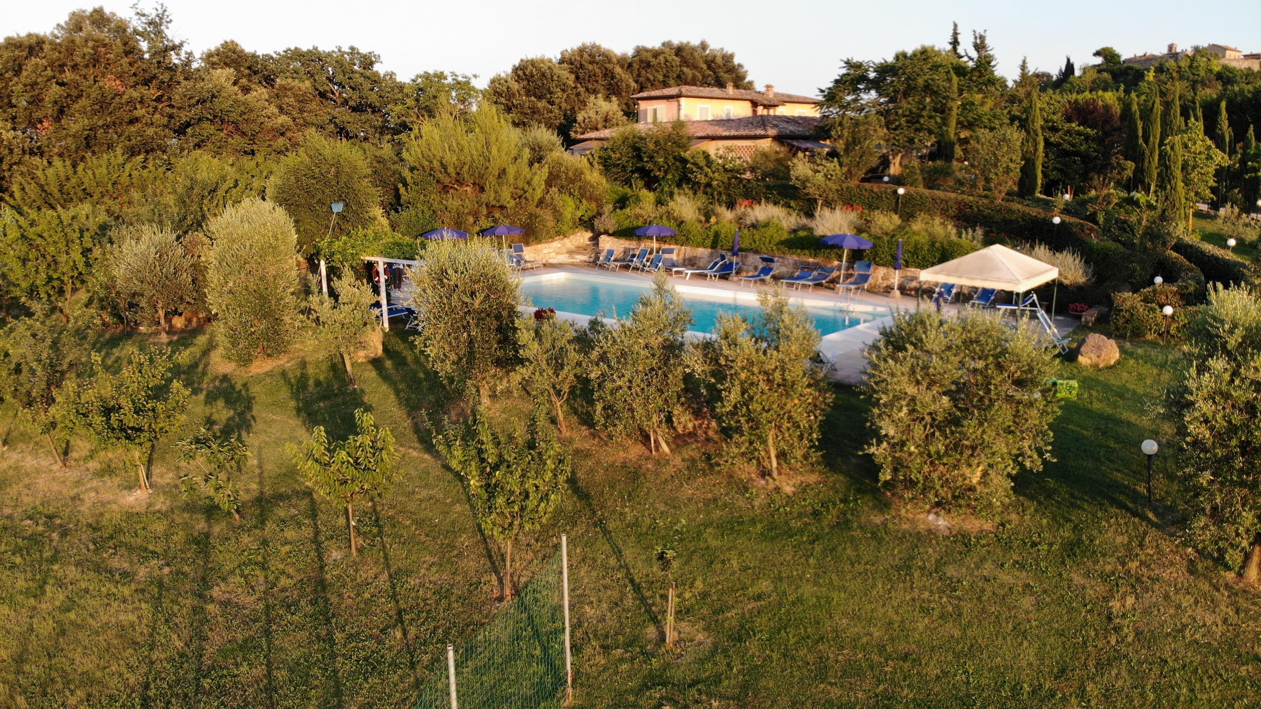 Bed & Breakfast Antico Borgo Il Cardino 3*